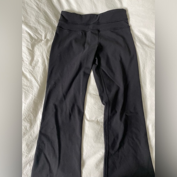 Lululemon: Black Align Flare Leggings Size 2 Short Mid-Rise - Picture 5 of 6